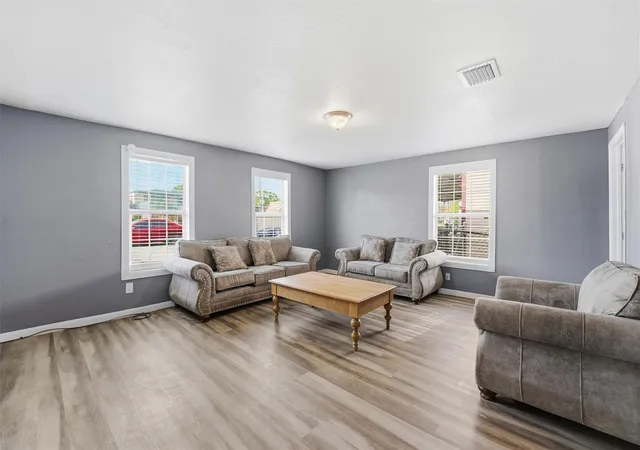 4th image of 7603 Avenue K, Houston, TX 77012 | MLS# 62399113