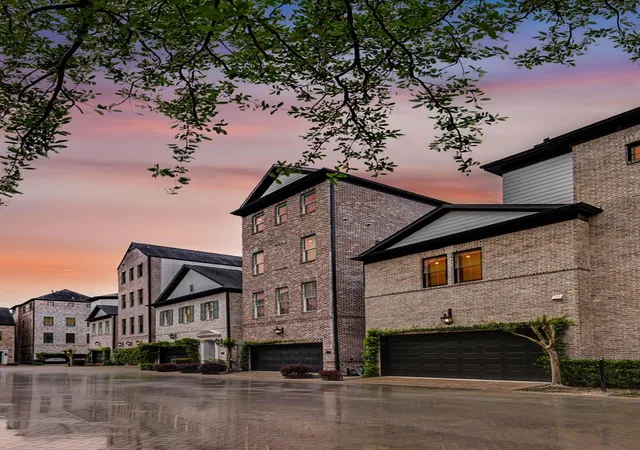 2nd image of 1323 Hunters Meadow Ln, Houston, TX 77055 | MLS# 6851237