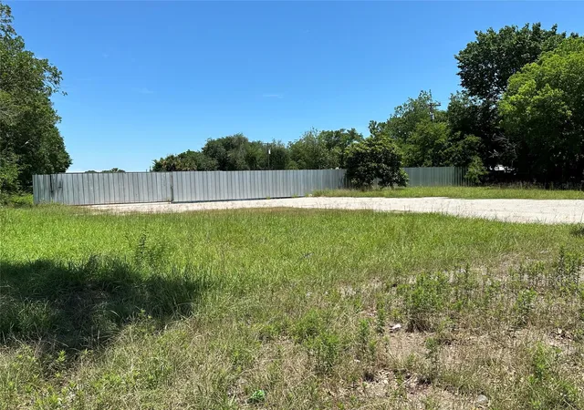 Photo 2 of Sale Pending at 628 Highway 3 S, League City, TX 77573 | MLS# 77264950 | Listing updated on 2026-08-18