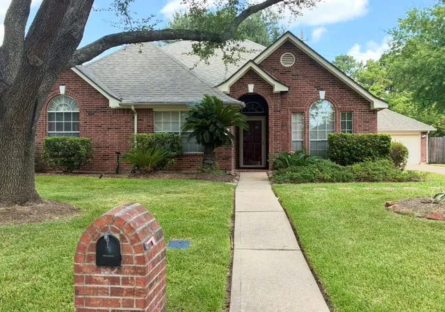 Photo 1 of Single family home for sale at 3310 Elmcrest Dr, Houston, TX 77088 | MLS# 64581510 | Listing updated on 2026-08-30