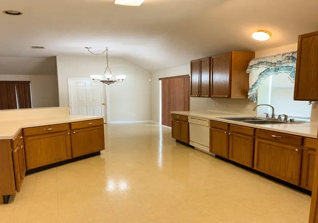 Photo 3 of Single family home for sale at 3310 Elmcrest Dr, Houston, TX 77088 | MLS# 64581510 | Listing updated on 2026-08-30