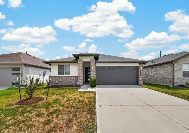 Photo 3 of Single family home for sale at 6827 Telford Hollow Trl, Richmond, TX 77407 | MLS# 6641095 | Listing updated on 2026-09-22