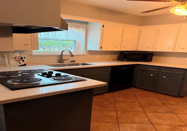 2nd image of 208 Pine Valley, Huntsville, TX 77320 | MLS# 49489698