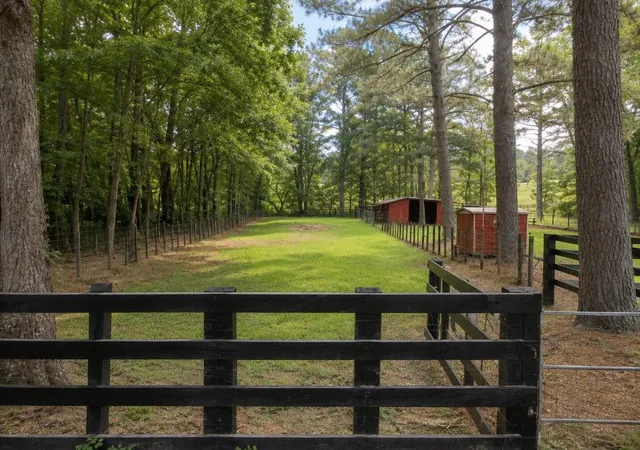 7th image of 7634 Hwy 75 S S, Huntsville, TX 77340 | MLS# 39291678