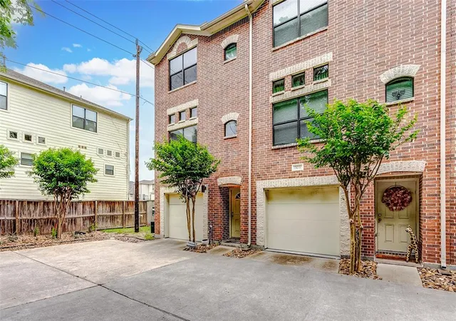 Condominium at 8710 Beverlyhill St #304, Houston, TX 77063 | MLS# 59191375 | | Sold on 2025-01-10