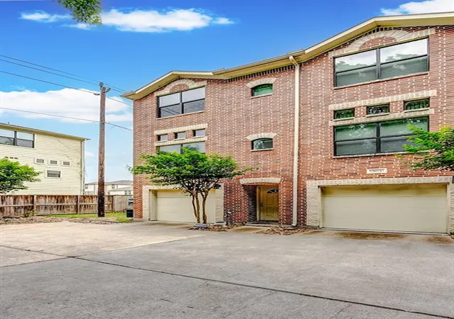 Photo 1 of Condominium at 8710 Beverlyhill St #304, Houston, TX 77063 | MLS# 59191375 | | Sold on 2025-01-10
