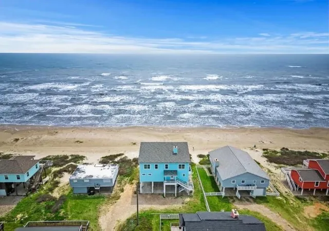 Photo 3 of Single family home for sale at 21326 Gulf Dr, Galveston, TX 77554 | MLS# 2835101 | Listing updated on 2026-08-30