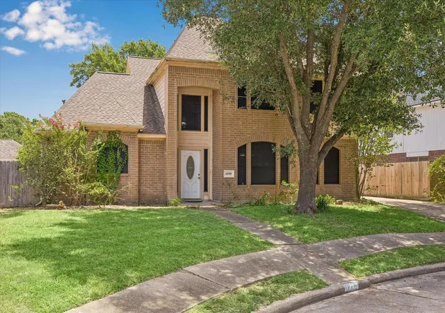 Photo 3 of Single family home for sale at 10707 Canmere Ct, Houston, TX 77070 | MLS# 10637575 | Listing updated on 2026-09-21