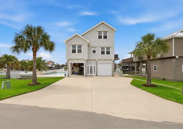 Photo 2 of Single family home for sale at 1315 Wahini St, Galveston, TX 77554 | MLS# 87207107 | Listing updated on 2026-10-10