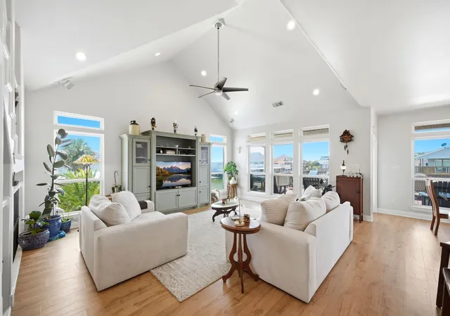 Photo 3 of Single family home for sale at 1315 Wahini St, Galveston, TX 77554 | MLS# 87207107 | Listing updated on 2026-10-10