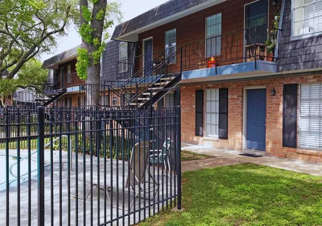 14th image of 9005 Gaylord St #20, Houston, TX 77024 | MLS# 78182448