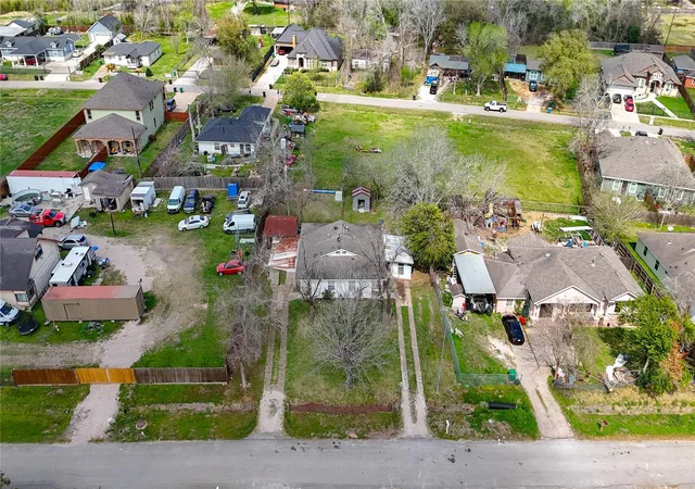 Photo 3 of Multi family home for sale at 6109 Hertford St, Houston, TX 77048 | MLS# 33331208 | Listing updated on 2026-07-25