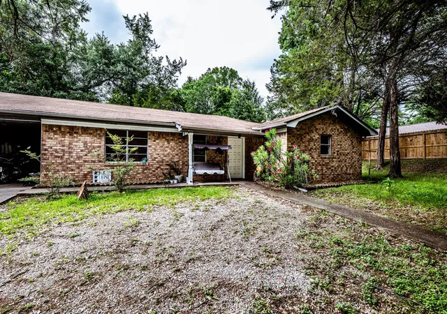 1st image of 324 13th St, Huntsville, TX 77340 | MLS# 51905536