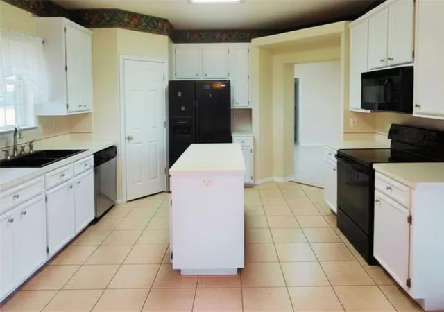 Photo 4 of Single family home for sale at 7920 Buttercup Dr, Beaumont, TX 77706 | MLS# 48759948 | Listing updated on 2026-05-14