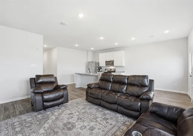 Photo 3 of Single family home for sale at 814 Brookside Dr, Dayton, TX 77535 | MLS# 80519745 | Listing updated on 2026-09-17