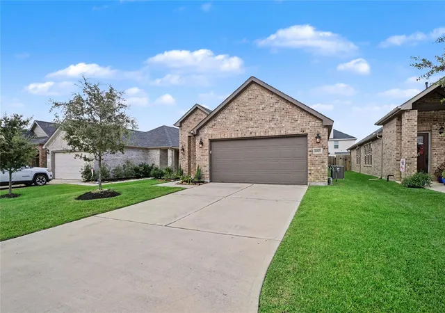 3rd image of 22627 Rosy Heights Trl, Tomball, TX 77377 | MLS# 85866285