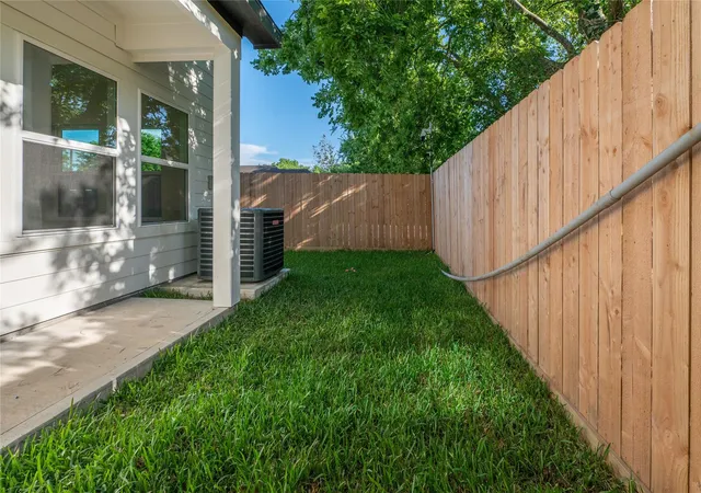 Homes for sale in Houston, TX | 7930 Corinth St, Houston, TX 77051 | MLS# 55425946