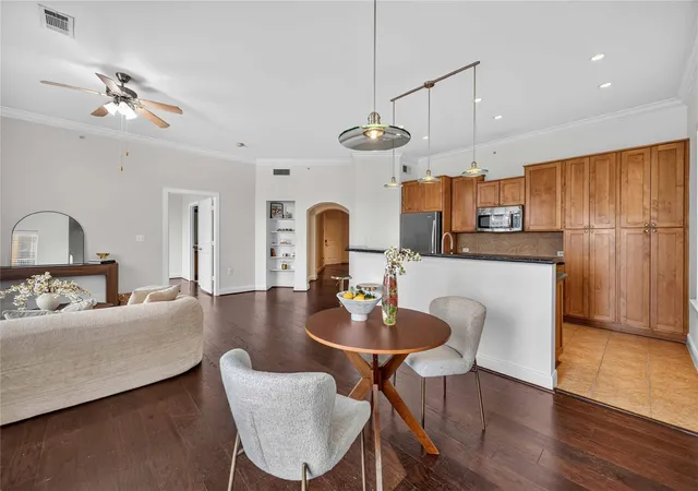 2nd image of 1010 Rosine St #35, Houston, TX 77019 | MLS# 89879281