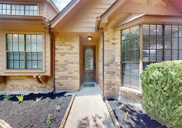 Photo 3 of Single family home for sale at 15734 Lakedale Dr, Houston, TX 77095 | MLS# 67675876 | Listing updated on 2026-09-21