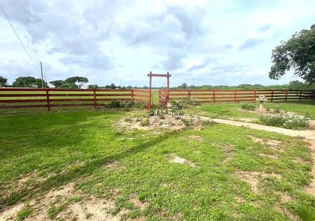 Homes for sale in Wallis, TX | 3798 Johnston Rd, Wallis, TX 77485 | MLS# 9666866