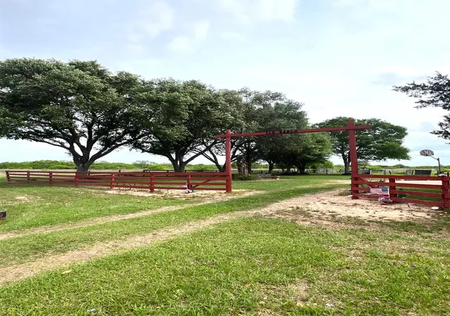 Homes for sale in Wallis, TX | 3798 Johnston Rd, Wallis, TX 77485 | MLS# 9666866