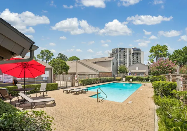 Homes for sale in Houston, TX | 1201 Bering Dr #45, Houston, TX 77057 | MLS# 83662248
