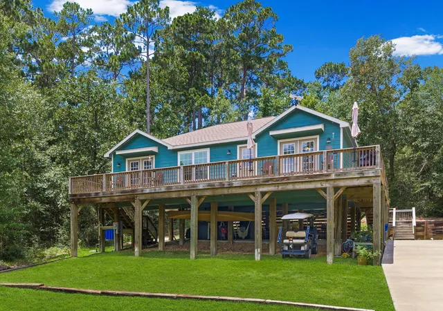 2nd image of 241 Whisperwood Dr, Onalaska, TX 77360 | MLS# 77618121