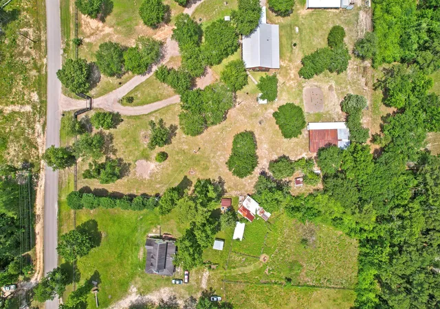 2nd image of 19885 Keenan Cut Off Rd, Montgomery, TX 77316 | MLS# 86985395