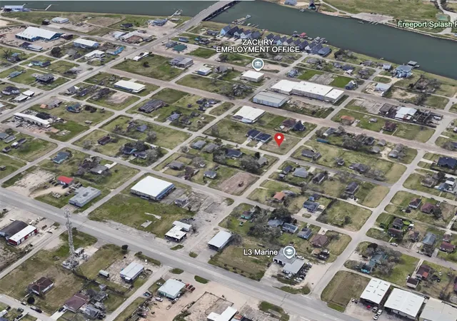 11th image of 101 S Avenue C, Freeport, TX 77541 | MLS# 11160854