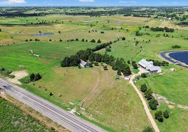 2nd image of 7740 N Us Hwy 77, Schulenburg, TX 78956 | MLS# 76787663