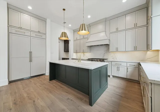 Single family home for sale at 25 Wentworth Gate Path, Houston, TX 77027 | MLS# 45961189 | Listing updated on 2026-08-22
