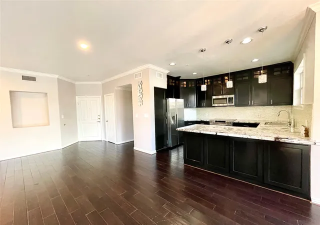 Homes for sale in Houston, TX | 2111 Welch St #B110, Houston, TX 77019 | MLS# 4933336
