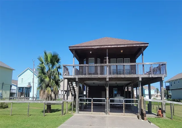 Photo 1 of Single family home for sale at 4015 Navarro Dr, Galveston, TX 77554 | MLS# 64905586 | Listing updated on 2026-09-11