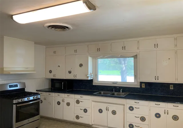 18th image of 408 S Grimes St, Giddings, TX 78942 | MLS# 24243791