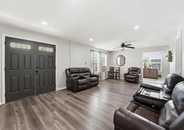 Photo 3 of Single family home for sale at 403 S Velasco St, Angleton, TX 77515 | MLS# 89764221 | Listing updated on 2026-03-11