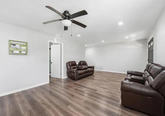 Photo 4 of Single family home for sale at 403 S Velasco St, Angleton, TX 77515 | MLS# 89764221 | Listing updated on 2026-03-11
