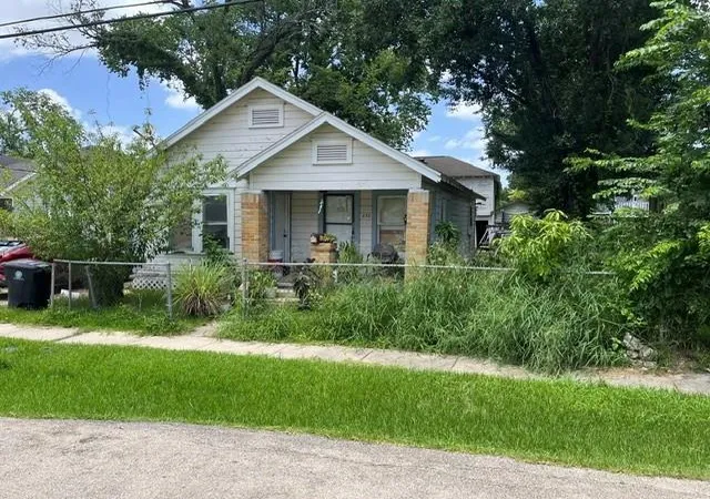 Photo 1 of Single family home for sale at 833 Wilkes St, Houston, TX 77009 | MLS# 52967676 | Listing updated on 2026-07-22