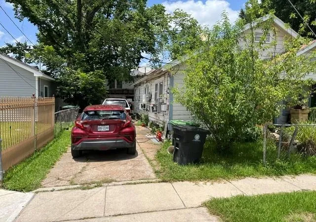 Photo 3 of Single family home for sale at 833 Wilkes St, Houston, TX 77009 | MLS# 52967676 | Listing updated on 2026-07-22