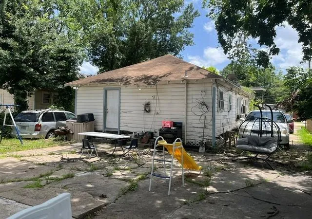 Photo 4 of Single family home for sale at 833 Wilkes St, Houston, TX 77009 | MLS# 52967676 | Listing updated on 2026-07-22