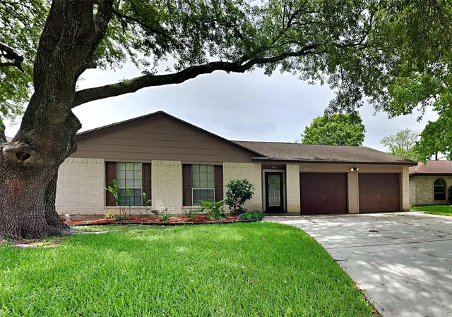 Photo 1 of Single family home for sale at 123 Greenshire Dr, League City, TX 77573 | MLS# 37594477 | Listing updated on 2026-09-18
