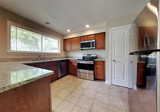 Photo 3 of Single family home for sale at 123 Greenshire Dr, League City, TX 77573 | MLS# 37594477 | Listing updated on 2026-09-18