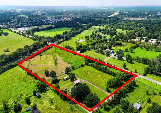 Photo 2 of Land for sale at 922 Agg Rd, Tomball, TX 77375 | MLS# 49702571 | Listing updated on 2026-07-29