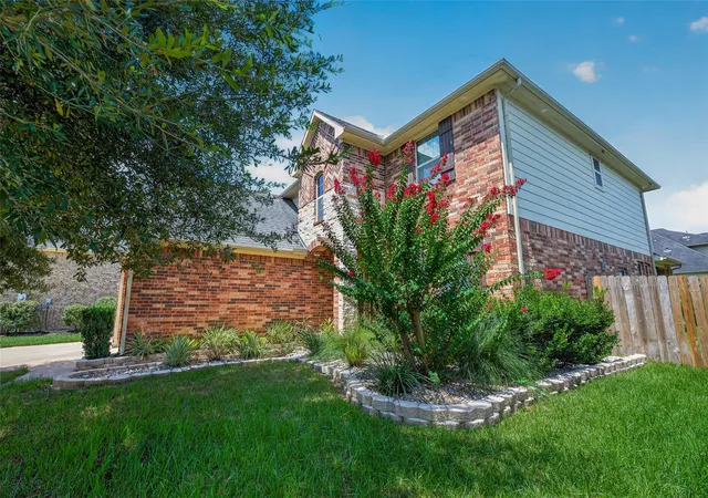 Photo 4 of Sale Pending at 2503 Golfridge Cir, Houston, TX 77089 | MLS# 49437898 | Listing updated on 2026-09-18
