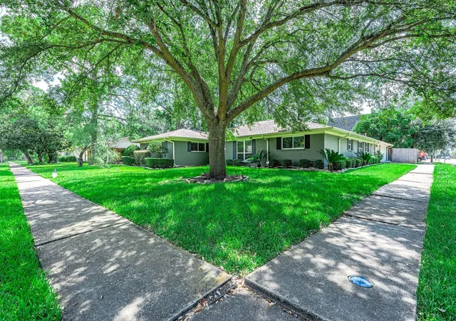 3rd image of 5331 Imogene St, Houston, TX 77096 | MLS# 36450262