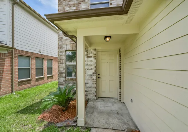 Photo 2 of Sale Pending at 2811 Packard Elm St, Houston, TX 77038 | MLS# 35634267 | Listing updated on 2026-09-22