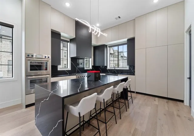 Photo 1 of Single family home for sale at 948 Blackshire Ln, Houston, TX 77055 | MLS# 56151707 | Listing updated on 2026-08-09