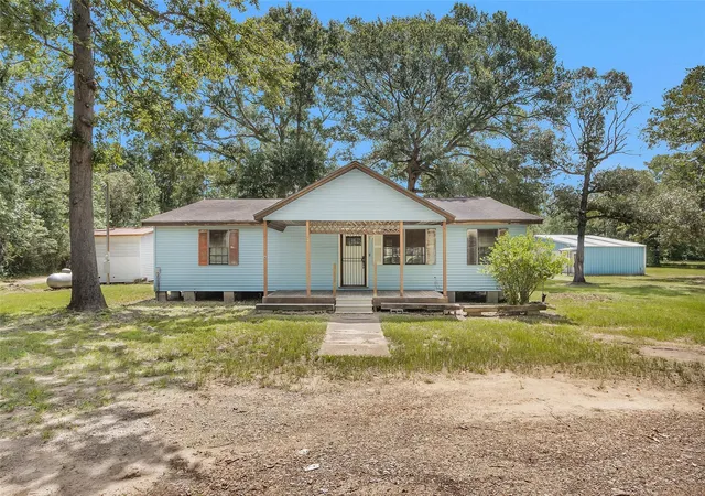 2nd image of 7576 Greenwood Dr, Cleveland, TX 77328 | MLS# 75703553