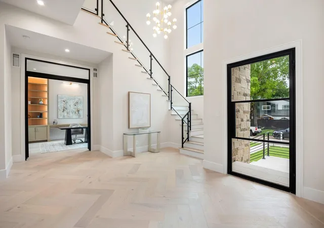 Photo 4 of Single family home for sale at 14106 Heatherfield Dr, Houston, TX 77079 | MLS# 16895945 | Listing updated on 2026-09-22
