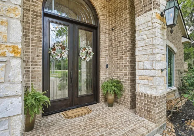 Photo 3 of Sale Pending at 3406 Wellspring Lake Dr, Fulshear, TX 77441 | MLS# 25070865 | Listing updated on 2026-09-25