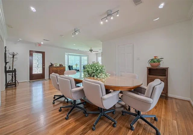 Photo 4 of Single family home for sale at 826 Heights Blvd, Houston, TX 77007 | MLS# 56486388 | Listing updated on 2026-09-26